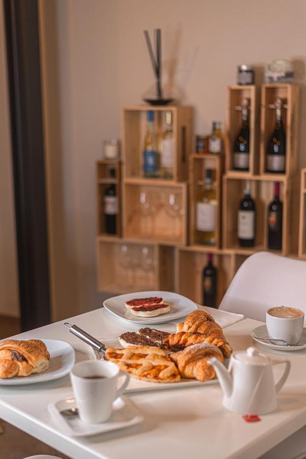 Il Giardino Sul Tetto B&B Guarene Kültér fotó